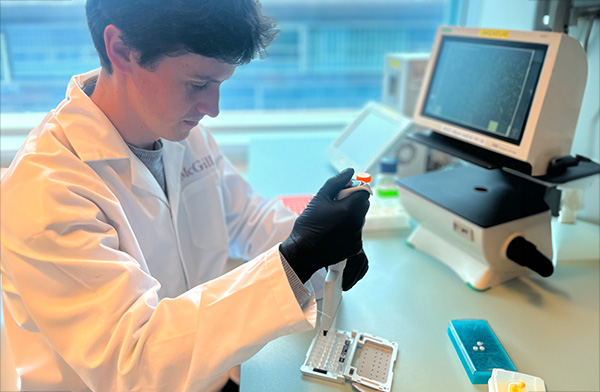 Dr. Mathieu Mancini, postdoc in Langlais Lab running a single cell RNA-seq experiment.